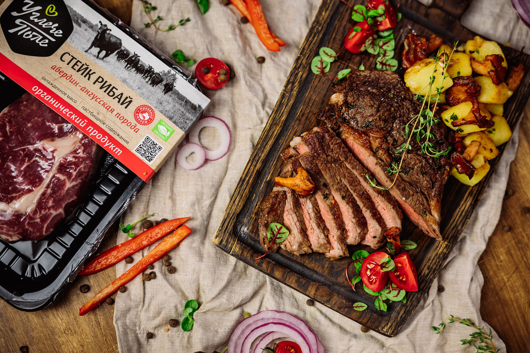 Стейк с молодым картофелем, с чесноком, с розмарином и грибным соусом "Эскапада вкуса по-королевски"